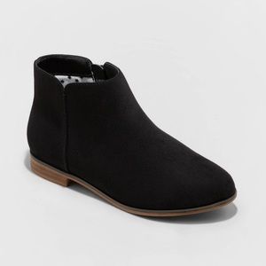 NWT Cat and Jack girls black booties